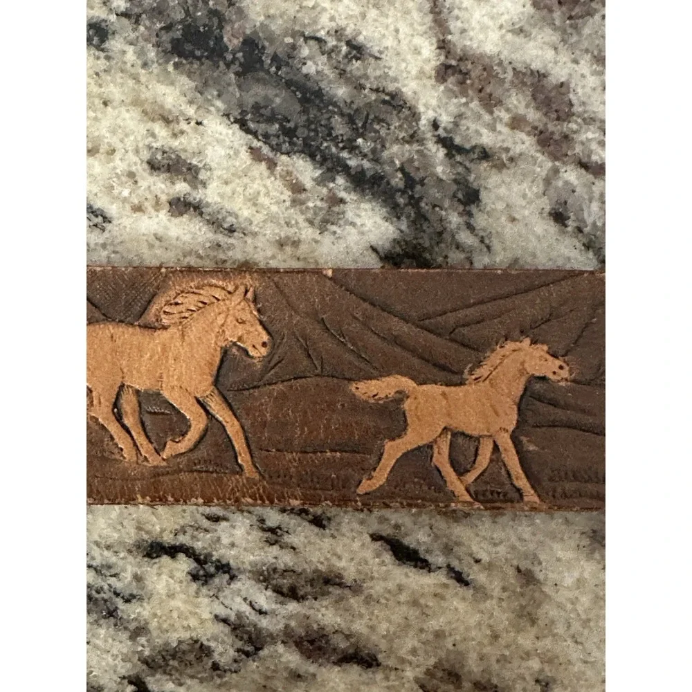 Vintage Men's Western Deep Hand Tooled Horse Design Mountains‎ Forest Engraved